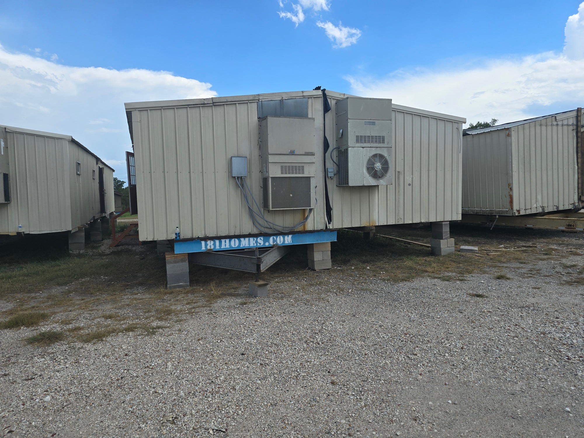 28 x 48 Hunting Cabin Mobile Home in San Antonio – $35,000